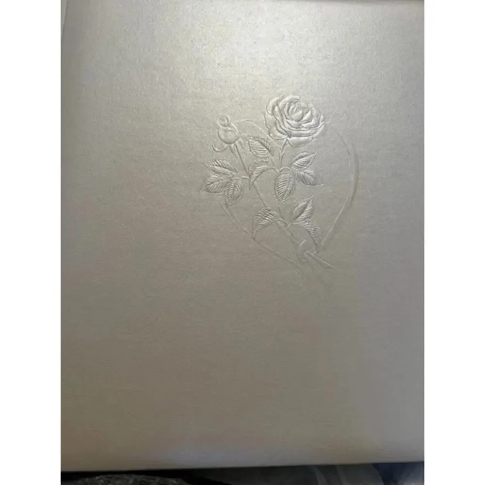 Creative Memories Wedding Album w/Rose 12x12 Old Style